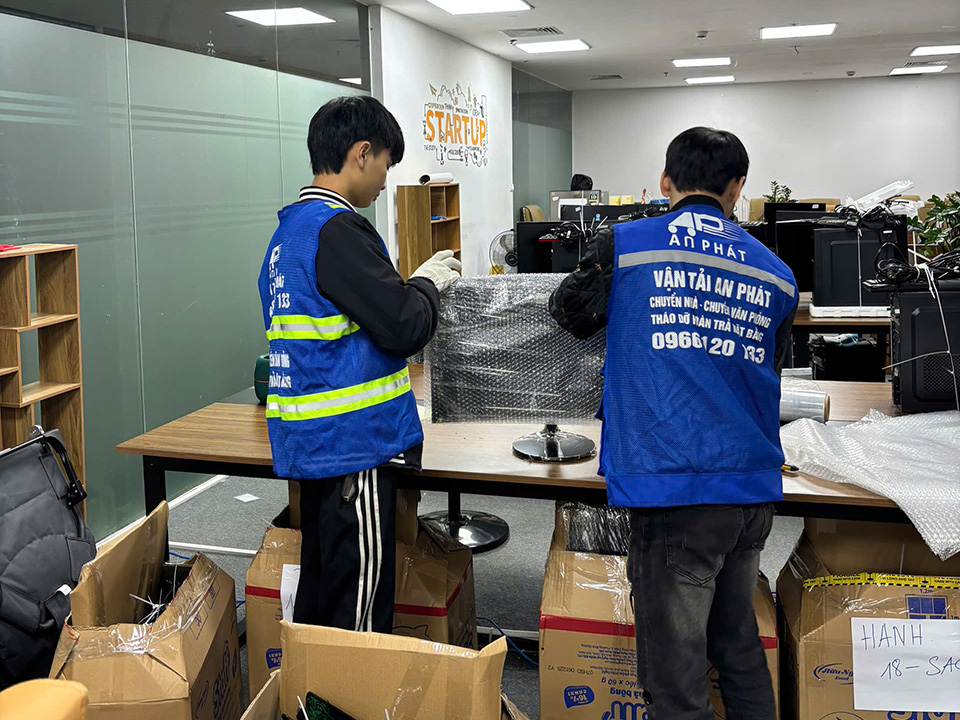 Đội ngũ nhân viên chuyển văn phòng chuyên nghiệp và nhiều kinh nghiệm