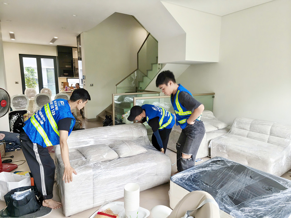 Ng&agrave;y tốt chuyển nh&agrave; th&aacute;ng 8 năm 2026 đ&oacute;ng g&oacute;i ghế sofa